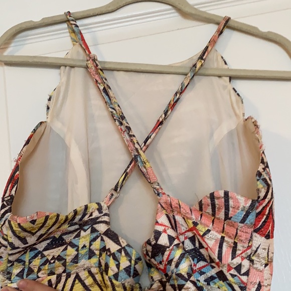 Cute patterned dress with crisscross straps and scalloped edges on the top! - Picture 3 of 4